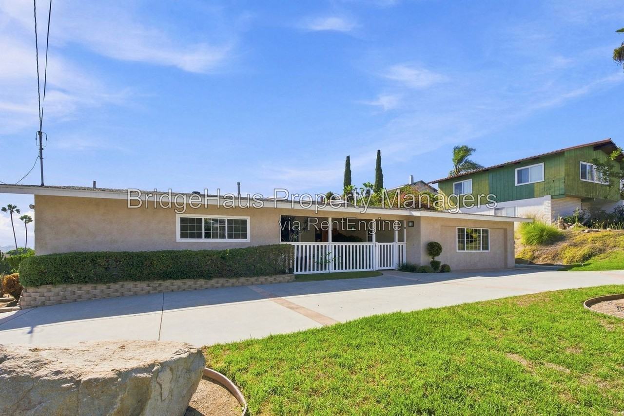 4306 Lomo Del Sur - Photo 3 of 39