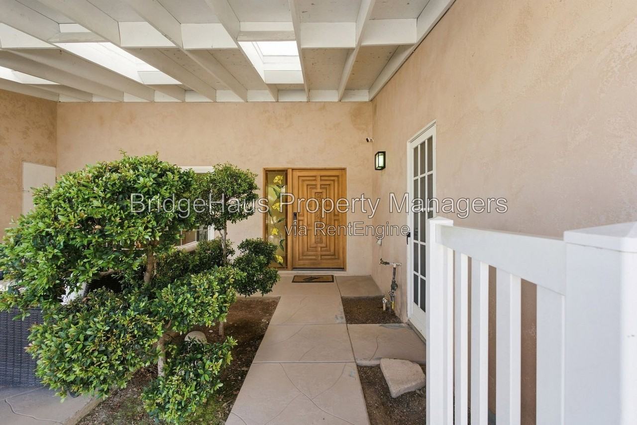 4306 Lomo Del Sur - Photo 5 of 39