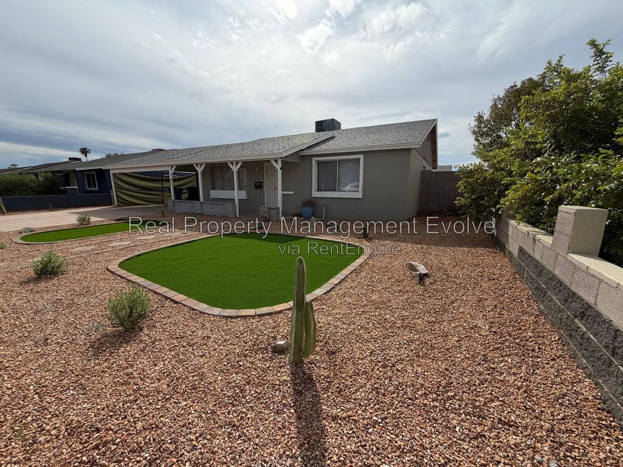 2518 N 58th Dr - Photo 2 of 21