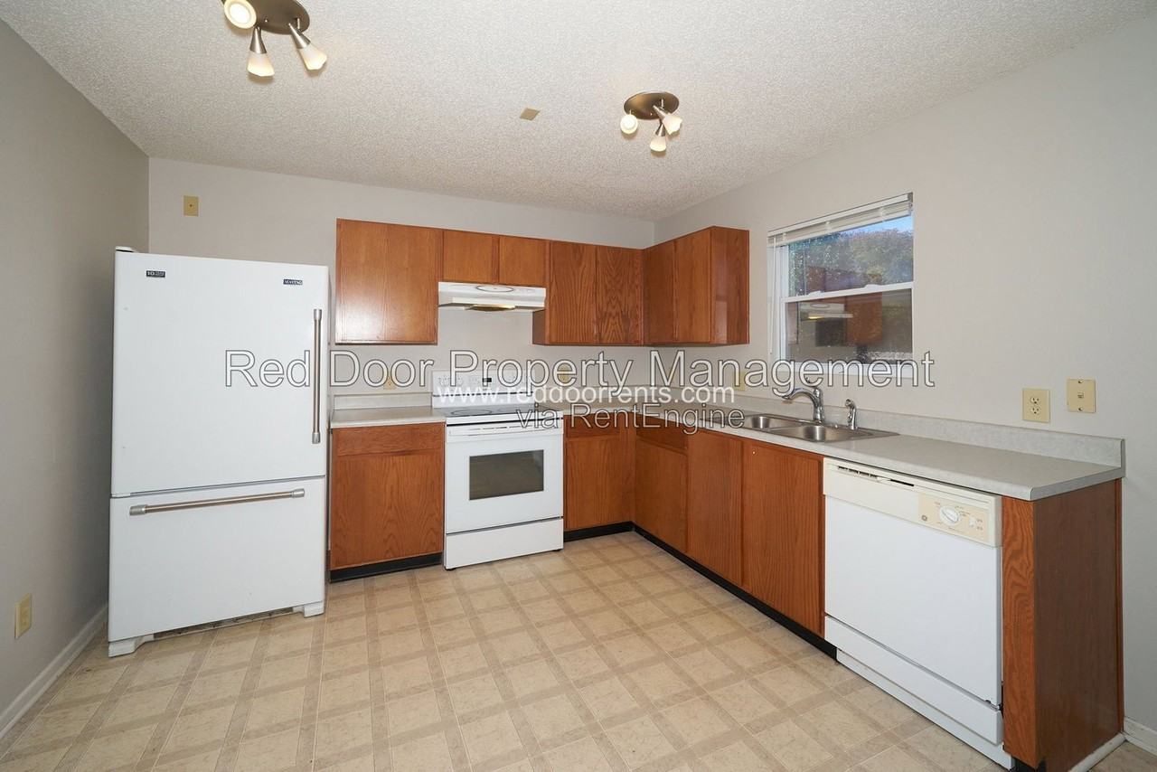 1774 Elijah Blue Dr - Photo 3 of 37
