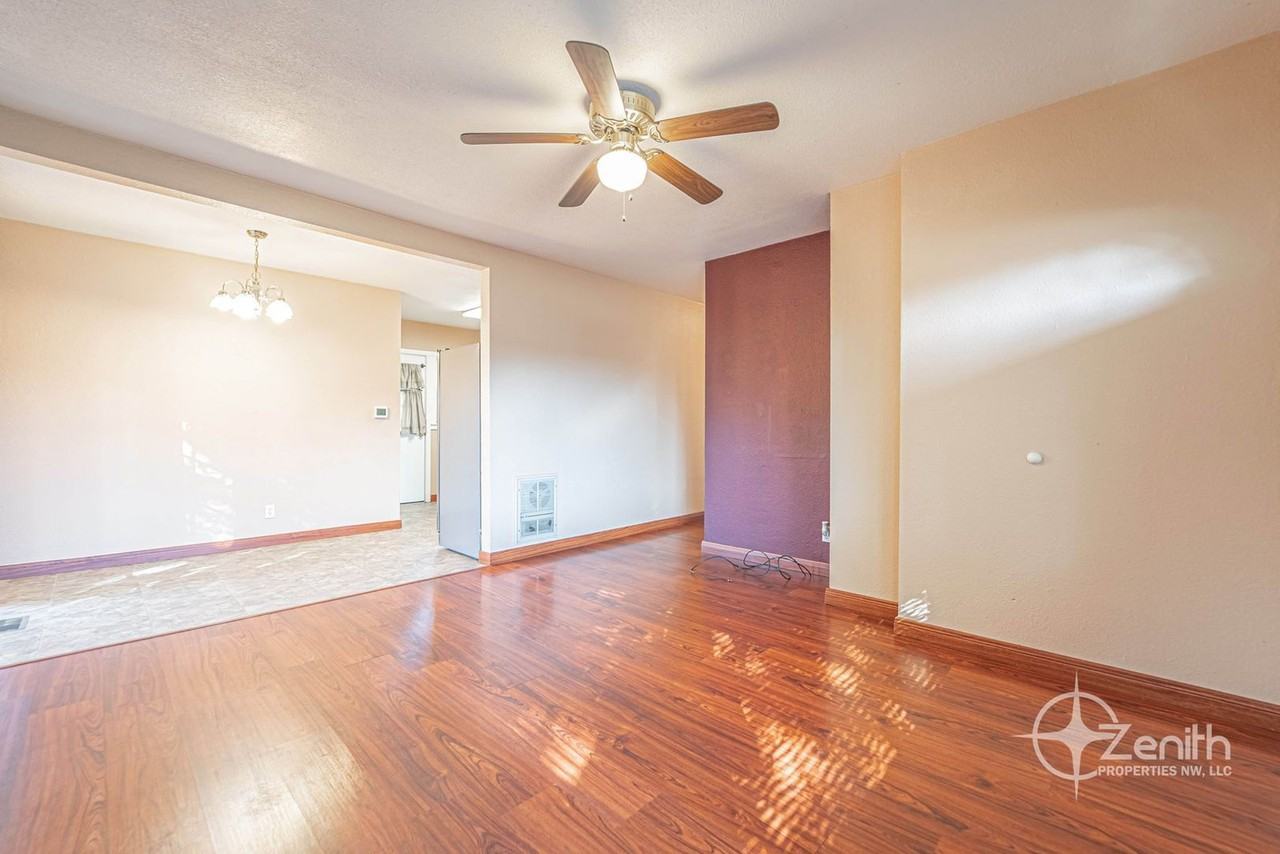 2502 Fairmount Ave - Photo 7 of 32