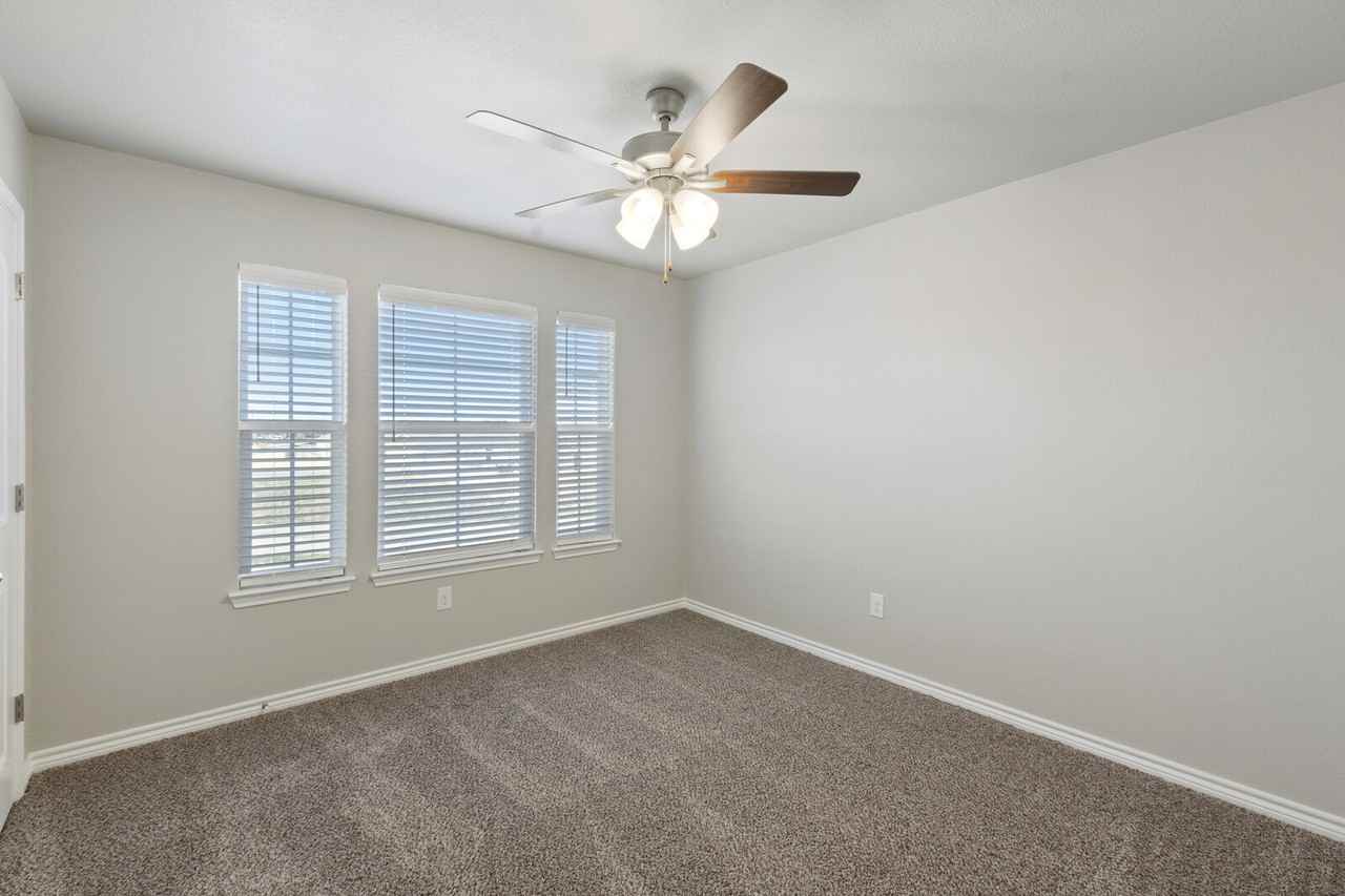 7615 Stonehollow Dr #7615 - Photo 4 of 14