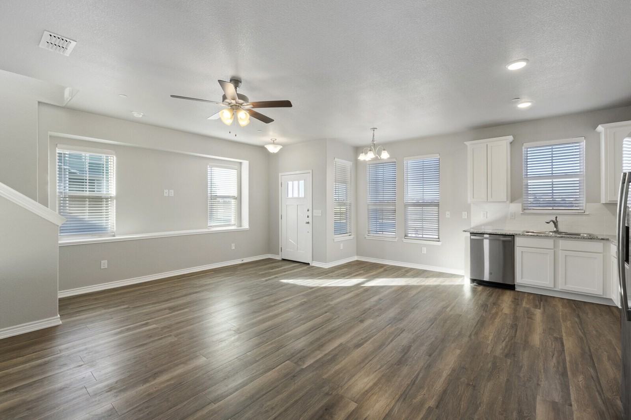 7615 Stonehollow Dr #7615 - Photo 3 of 14