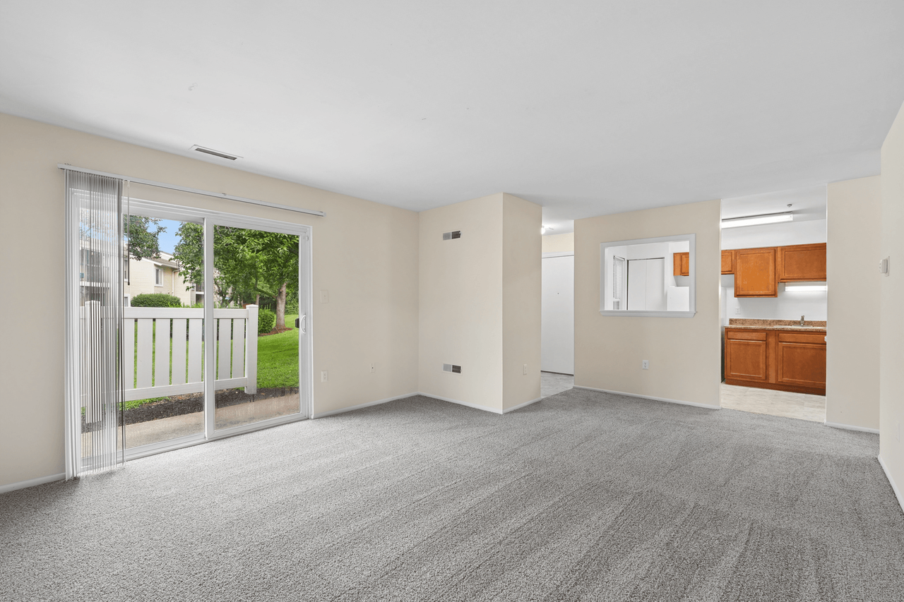 Crossland Apartments - Photo 4 of 26