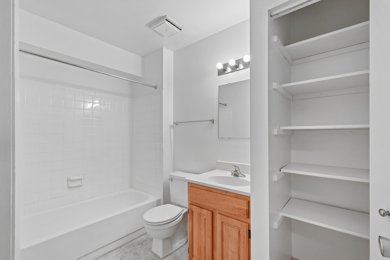 Crossland Apartments - Photo 6 of 26