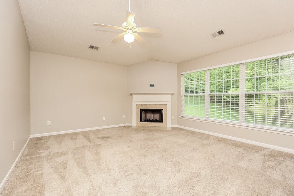 1301 Connor Ct - Photo 4 of 17