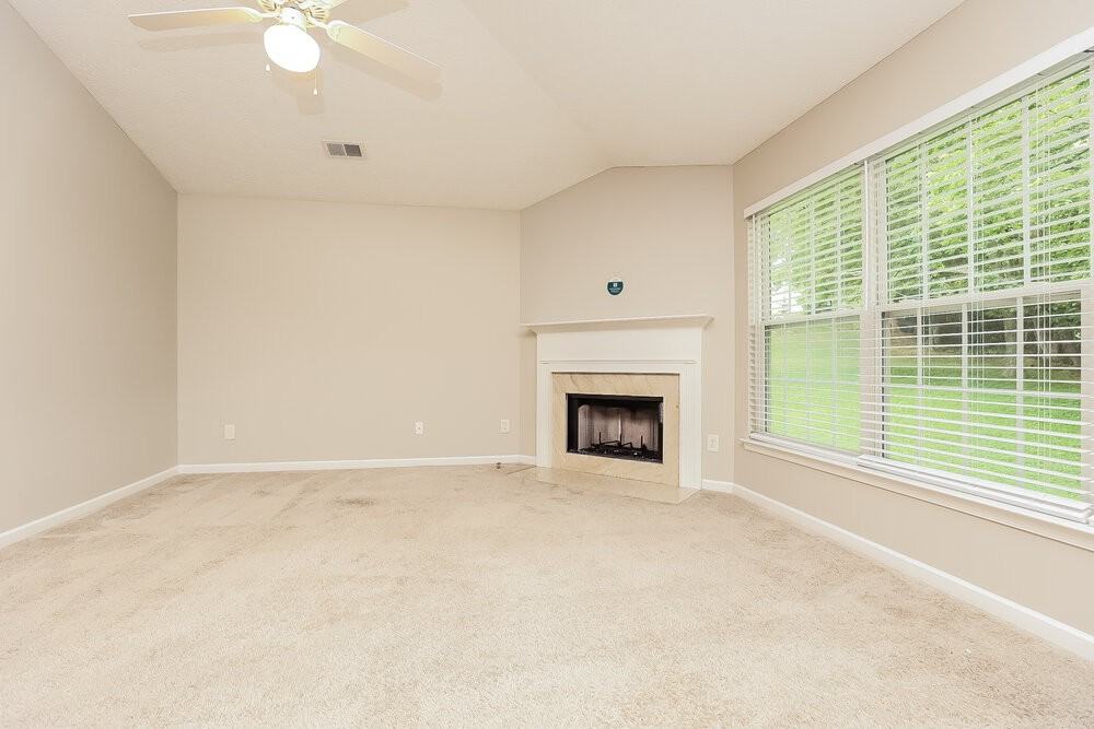 1301 Connor Ct - Photo 5 of 17