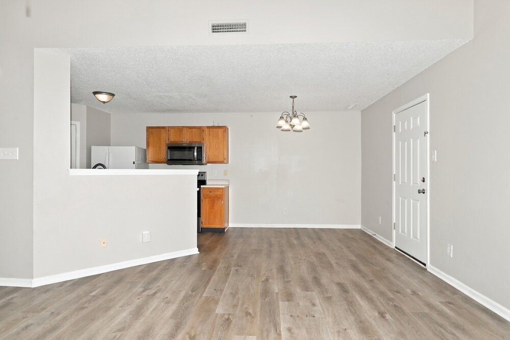 16804 Lowell Dr - Photo 6 of 16