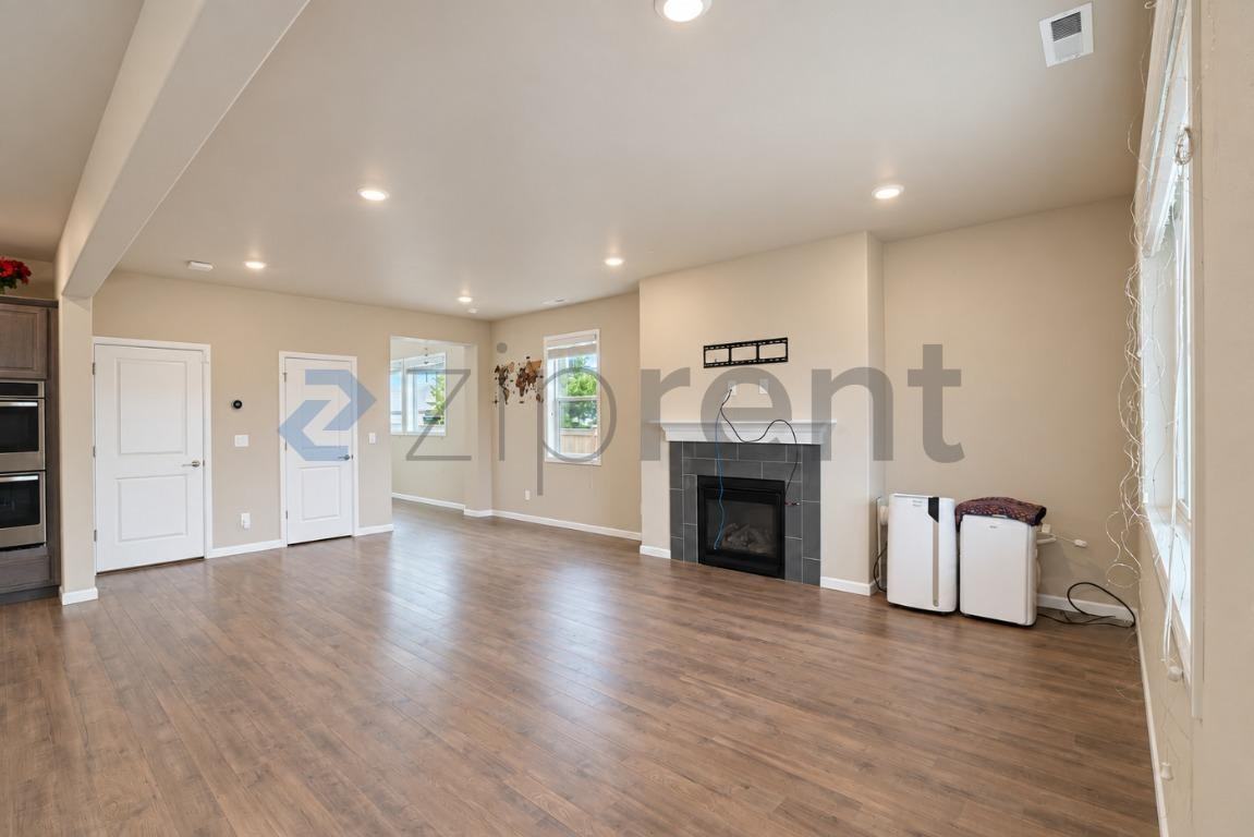 4420 235th Pl Se - Photo 6 of 29
