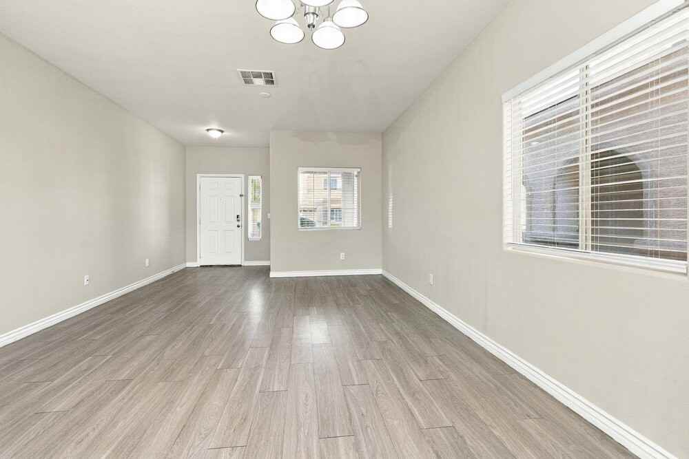 209 Sierra Breeze Ave - Photo 5 of 17