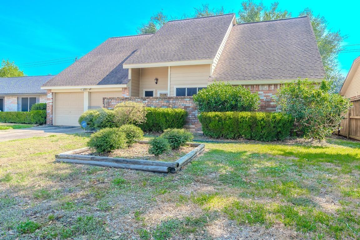 16623 Lost Quail Dr - Photo 2 of 31