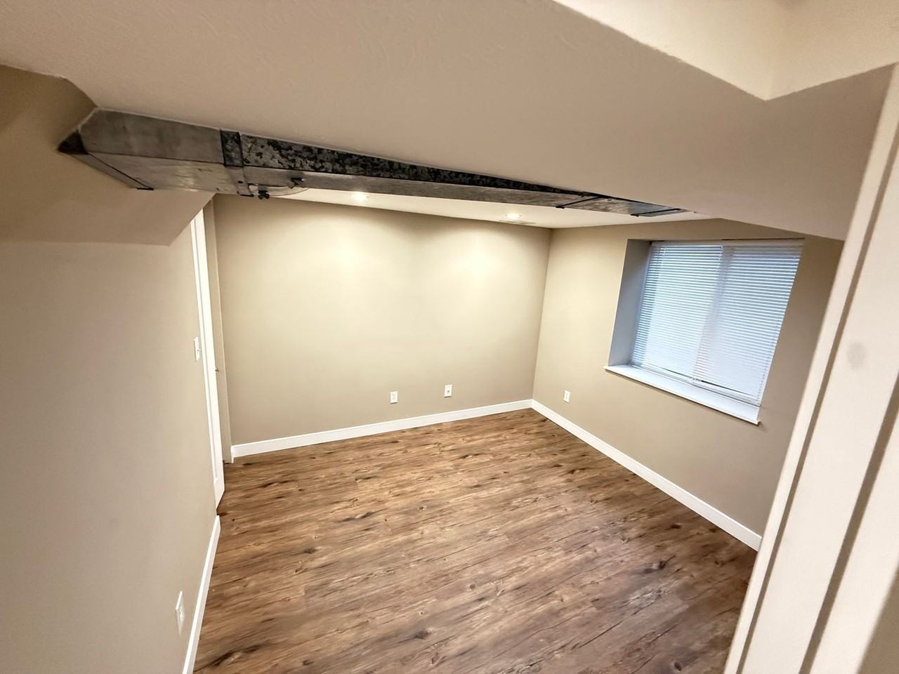 5817 N Washington St - Photo 5 of 33