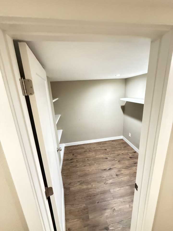 5817 N Washington St - Photo 7 of 33