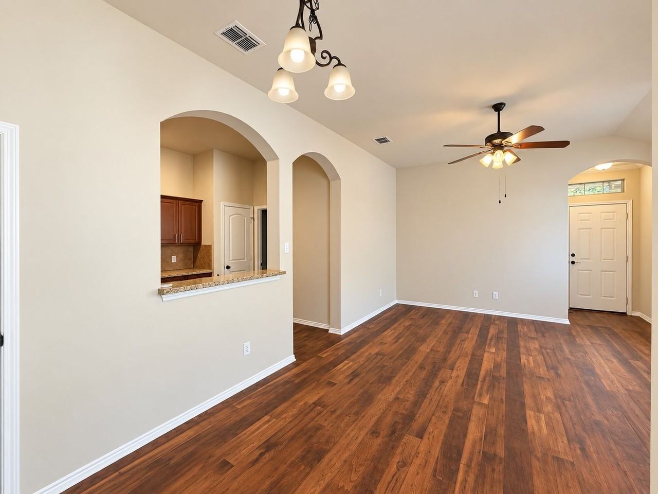 1426 Ravenwood Dr - Photo 5 of 22