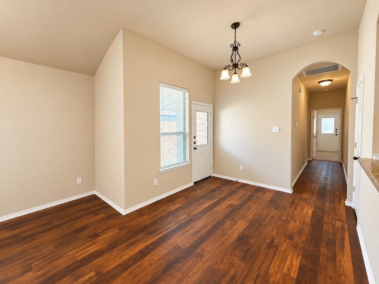 1426 Ravenwood Dr - Photo 6 of 22