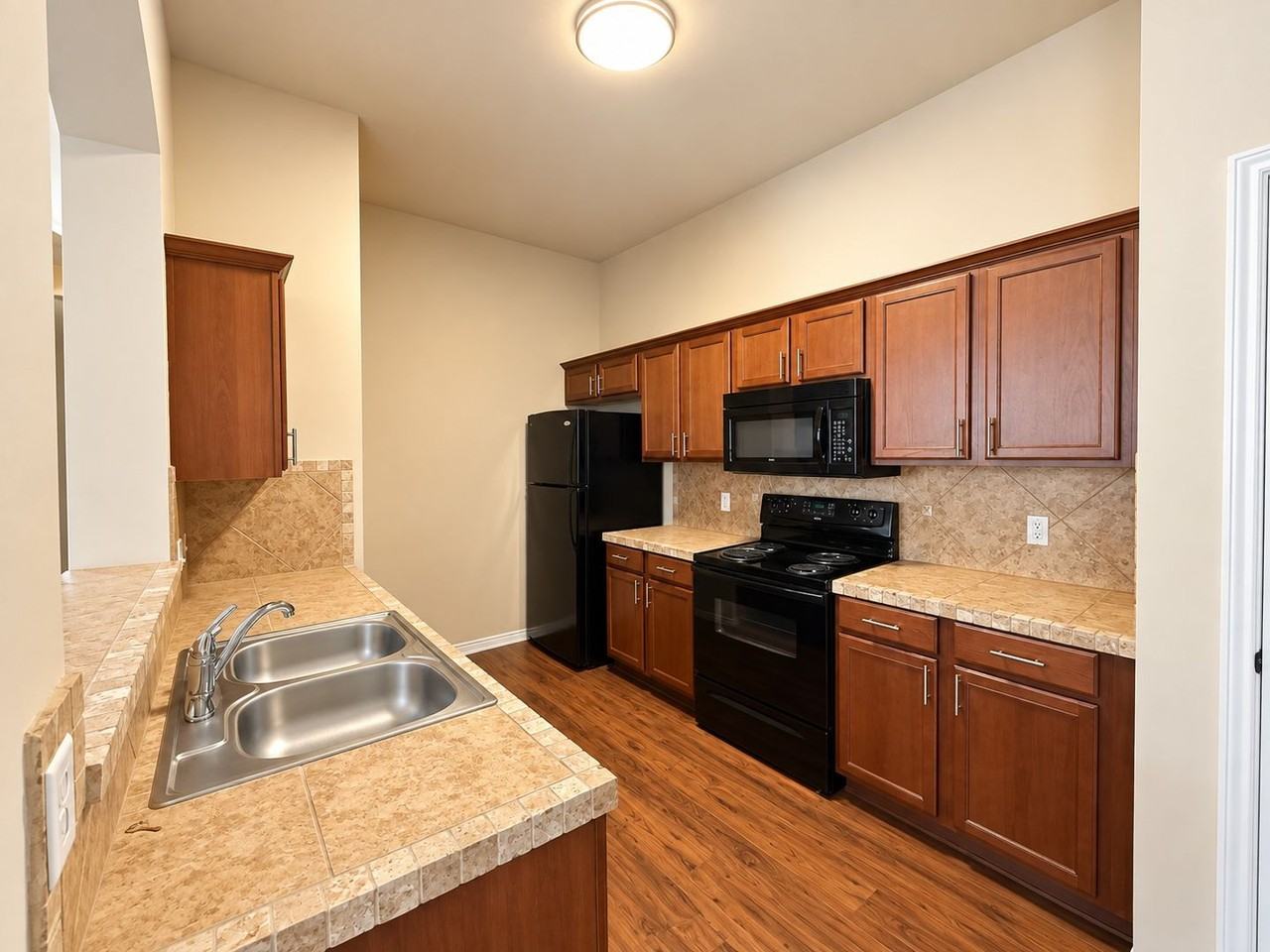 1426 Ravenwood Dr - Photo 7 of 22