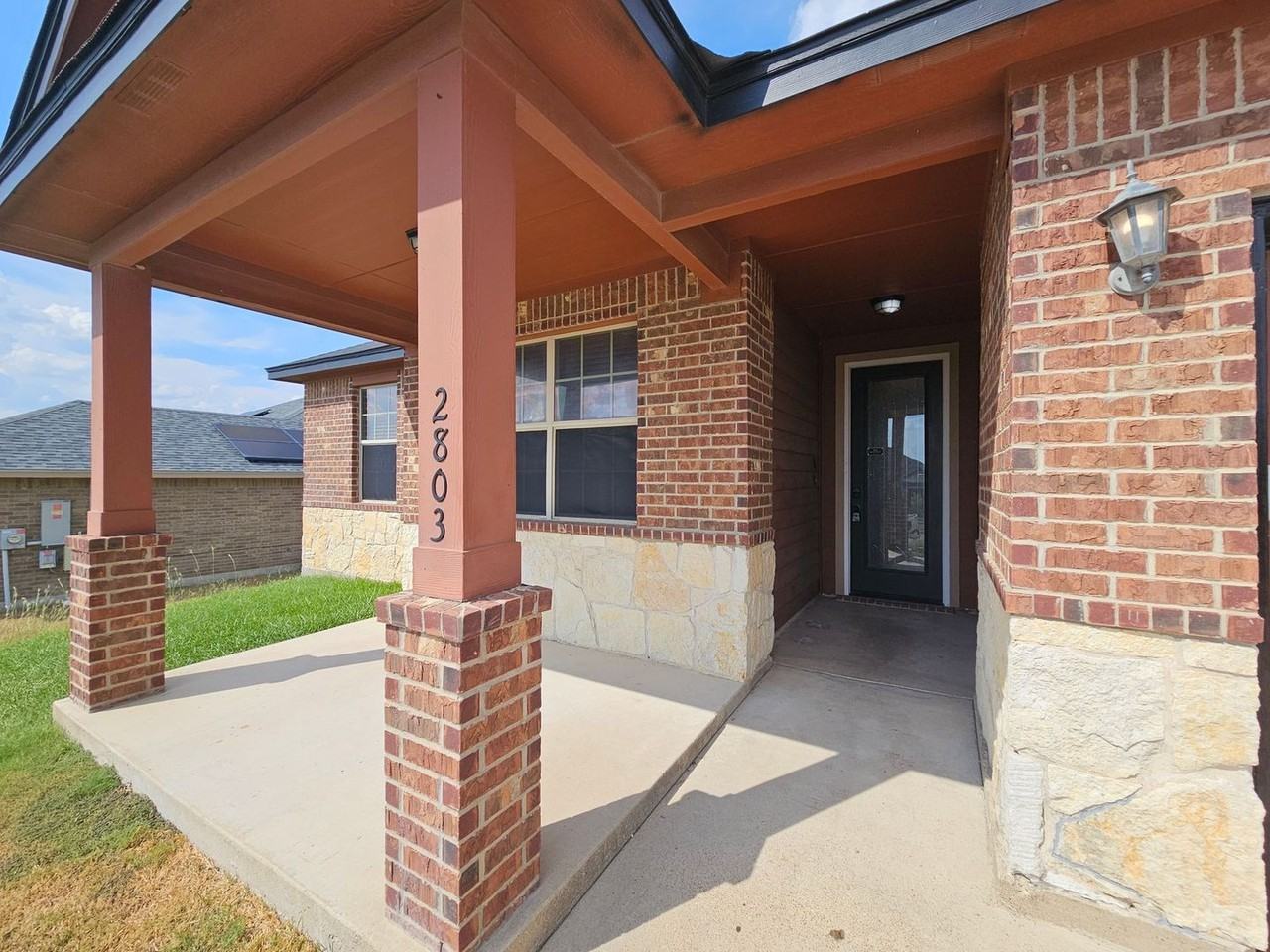 2803 Camp Cooper Dr - Photo 3 of 29