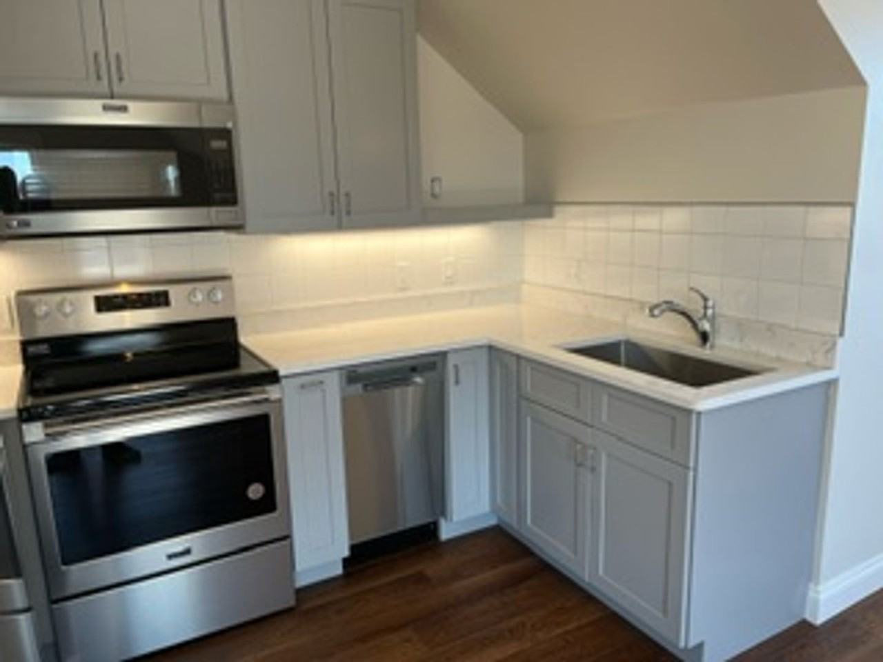 737 Boston Post Rd - Photo 4 of 12
