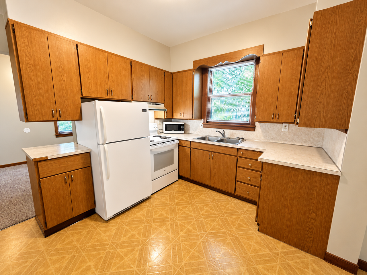1221 12th St N - Photo 2 of 17