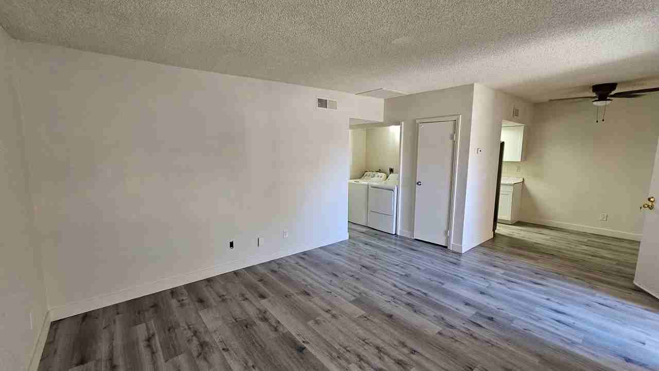 Adorable  2/2 CONDO - Photo 4 of 14