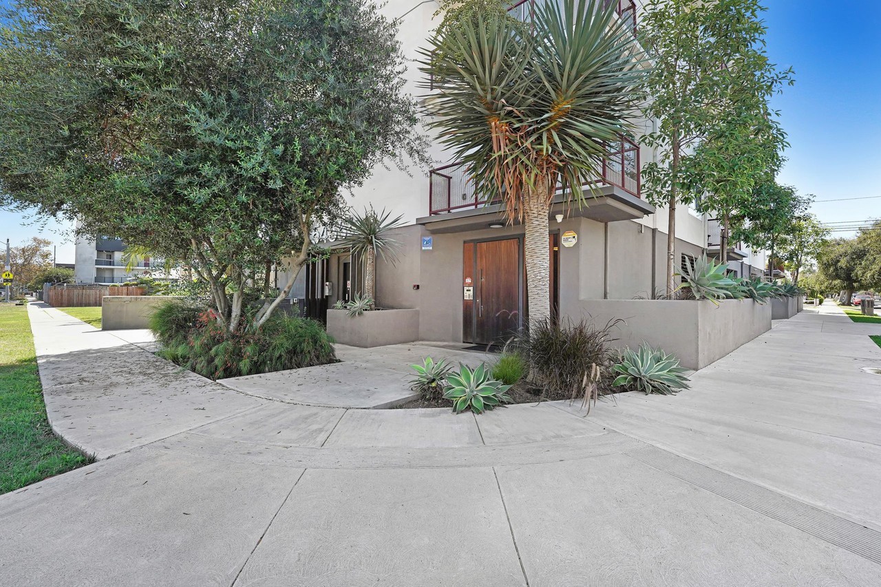 5455 Inglewood Blvd. - Photo 2 of 5