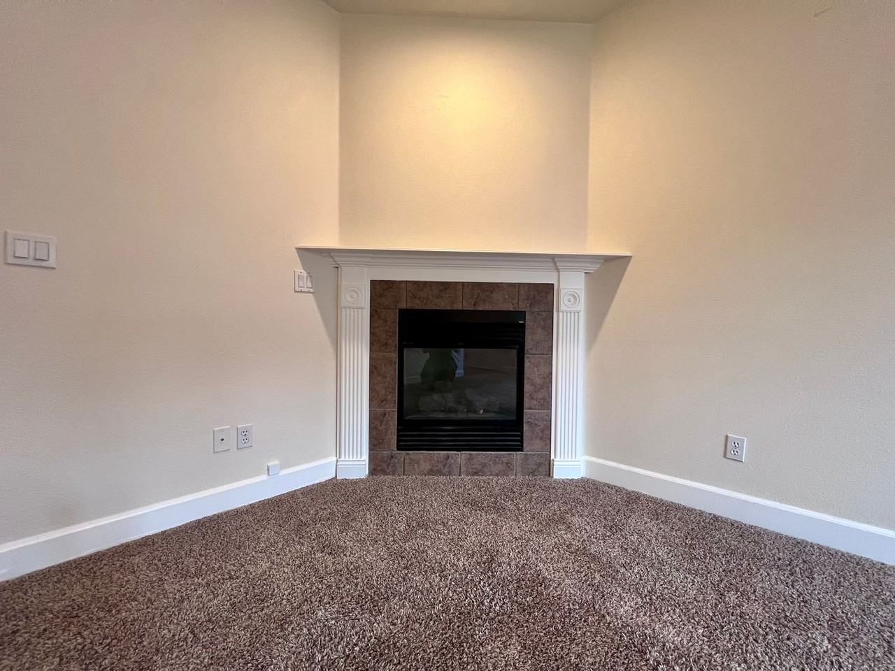 16783 Ne Halsey St - Photo 4 of 29