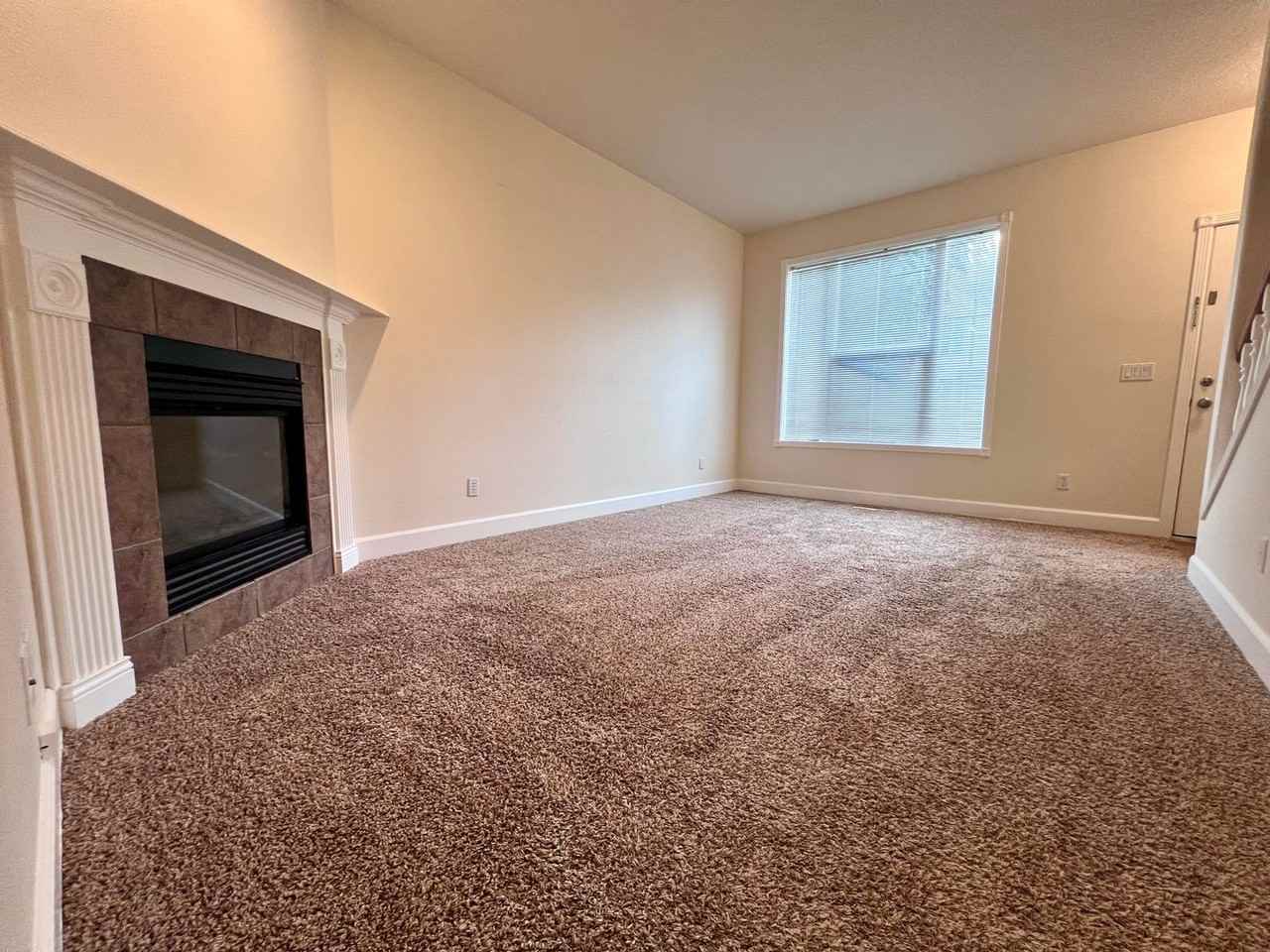 16783 Ne Halsey St - Photo 5 of 29