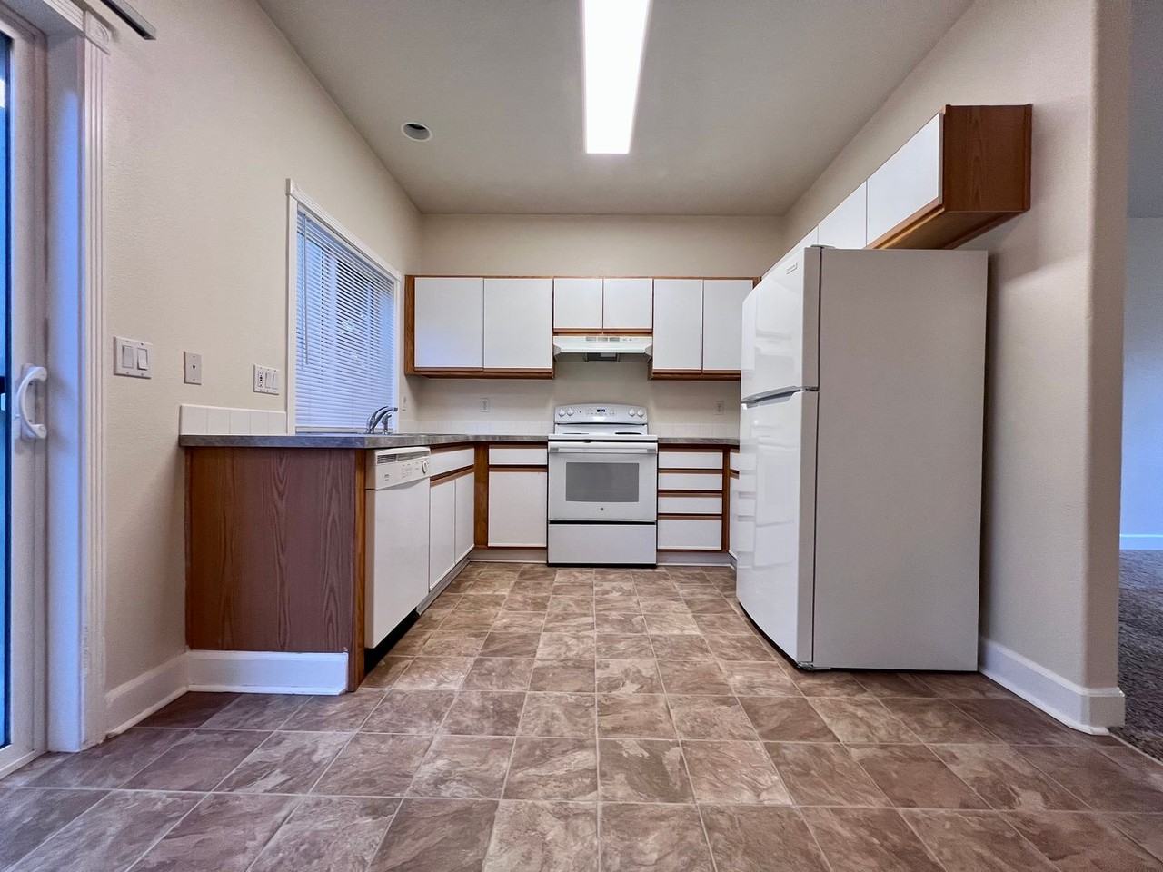 16783 Ne Halsey St - Photo 6 of 29