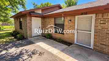 featured image of 2832 Ne 34th St