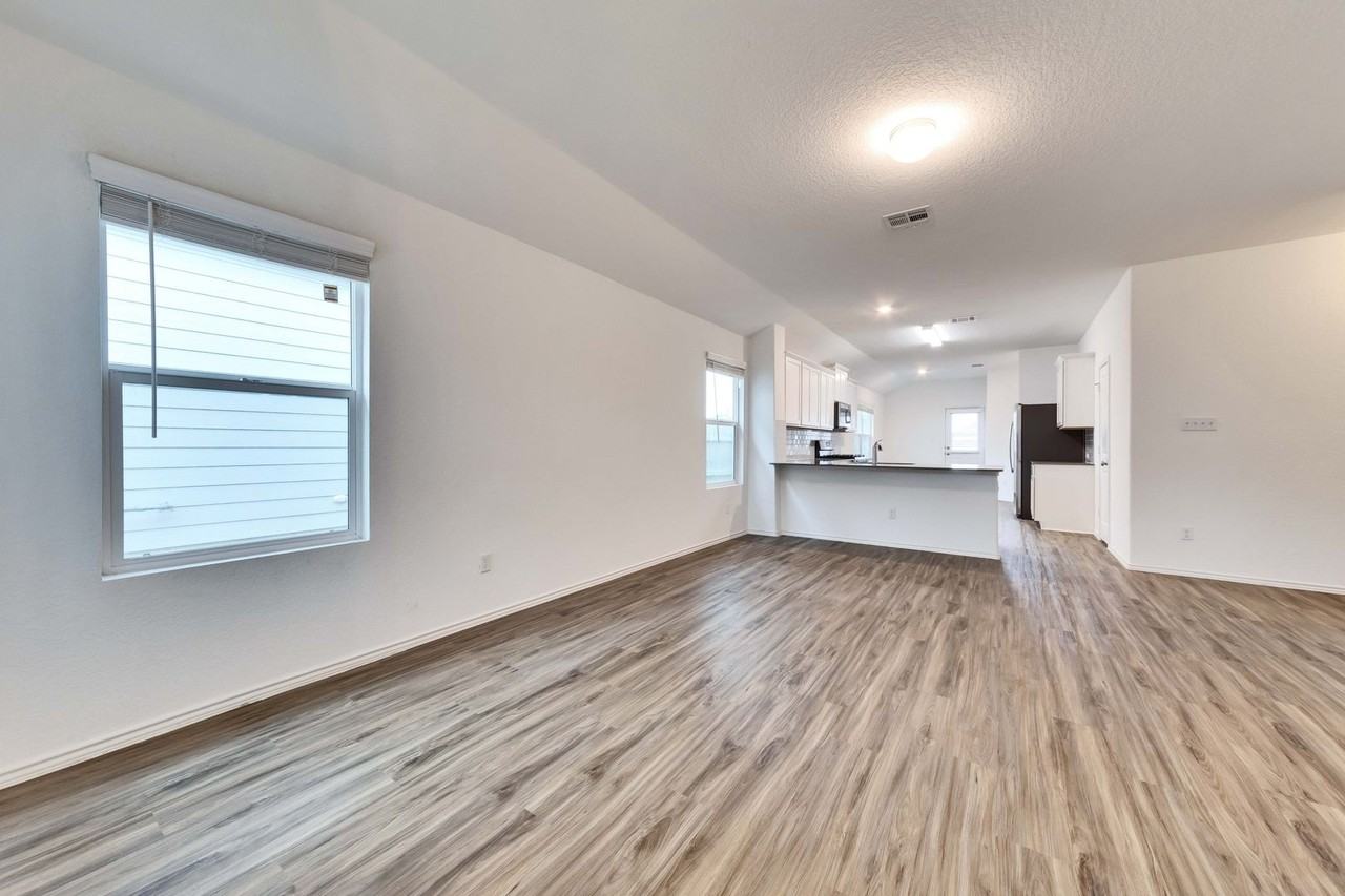 221 Majestic Cedar Dr - Photo 2 of 39