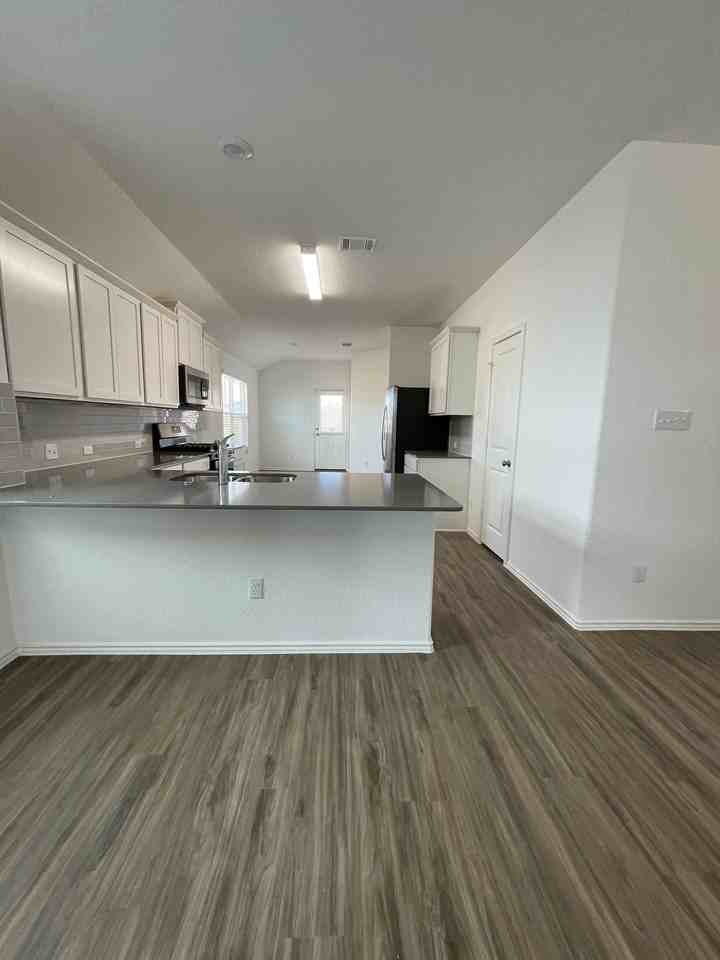 221 Majestic Cedar Dr - Photo 7 of 39