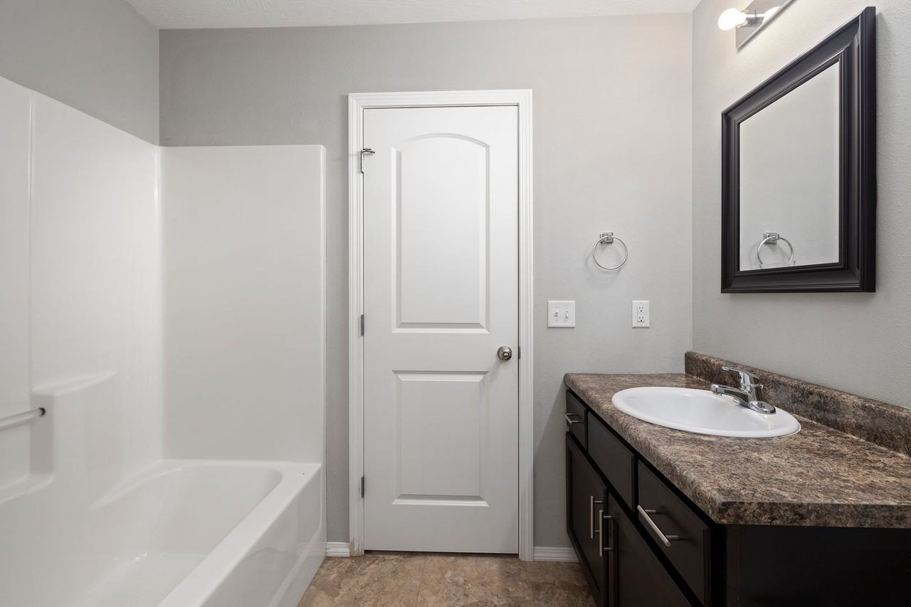 1904 S Bryson Cir - Photo 4 of 10