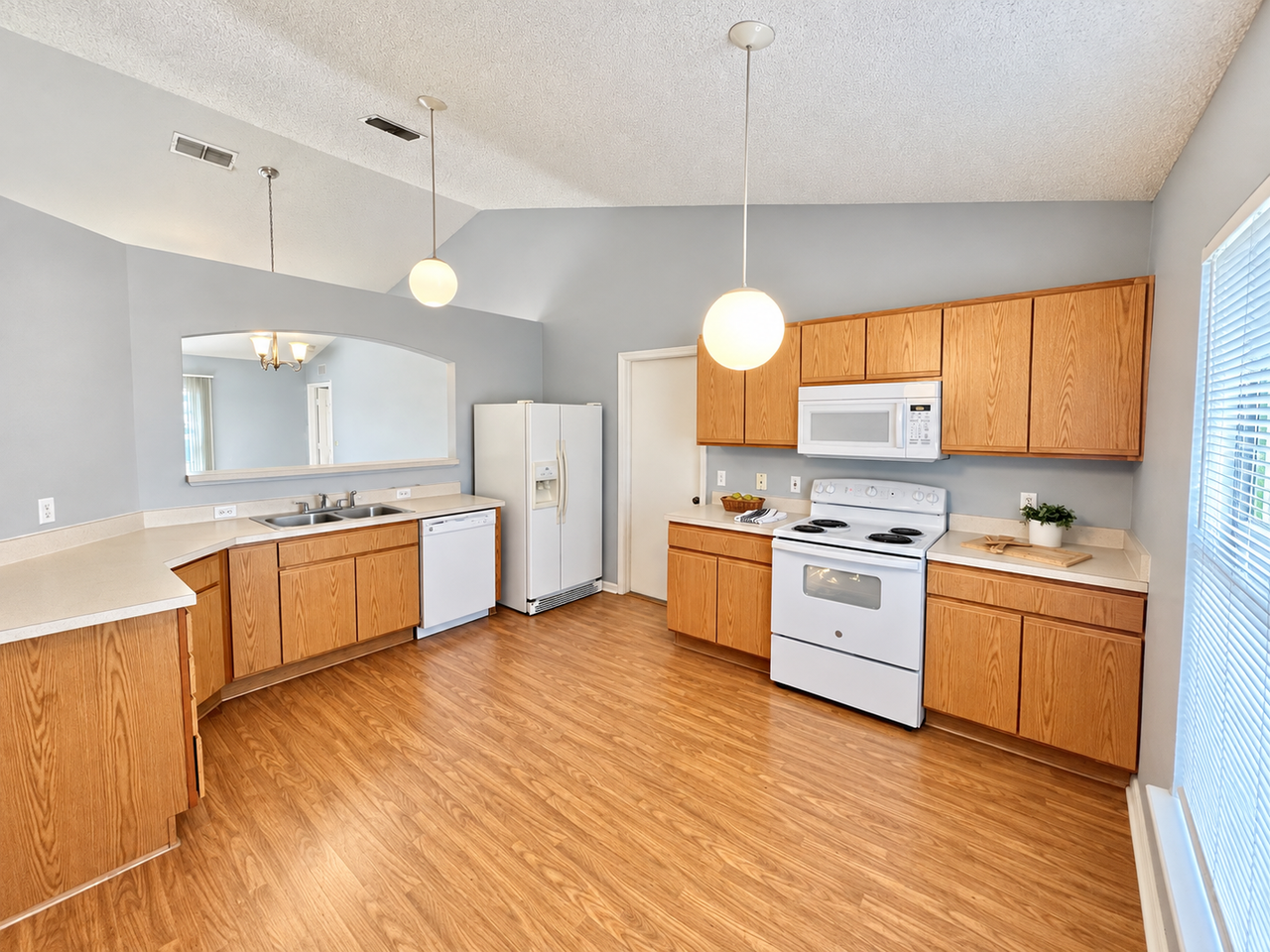 6077 Roble Ave - Photo 2 of 23