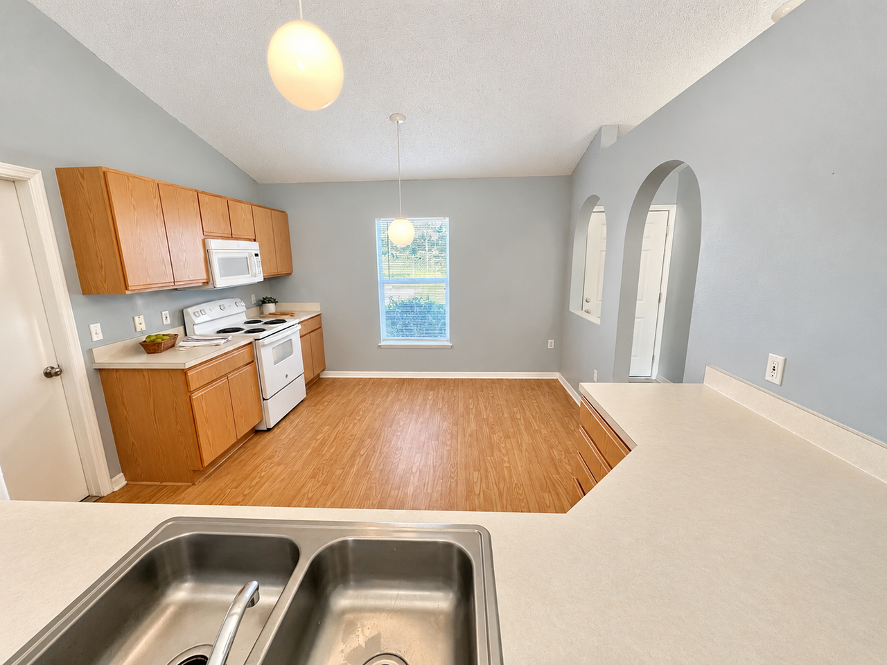 6077 Roble Ave - Photo 4 of 23