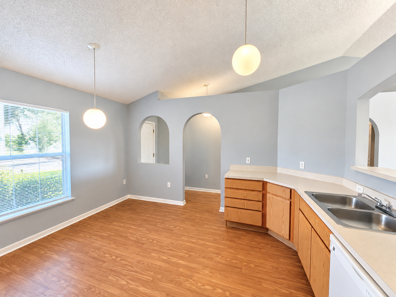 6077 Roble Ave - Photo 5 of 23