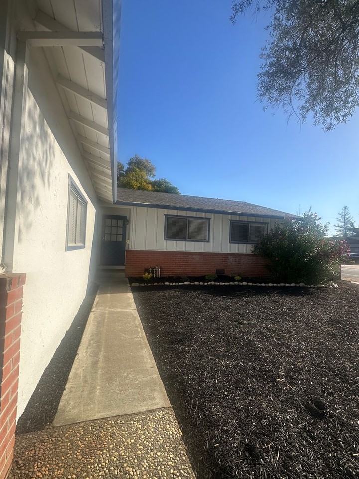 6424 Vegas Dr - Photo 2 of 16