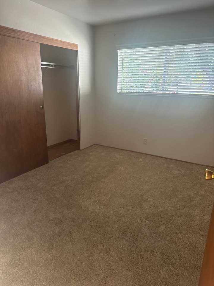 6424 Vegas Dr - Photo 7 of 16
