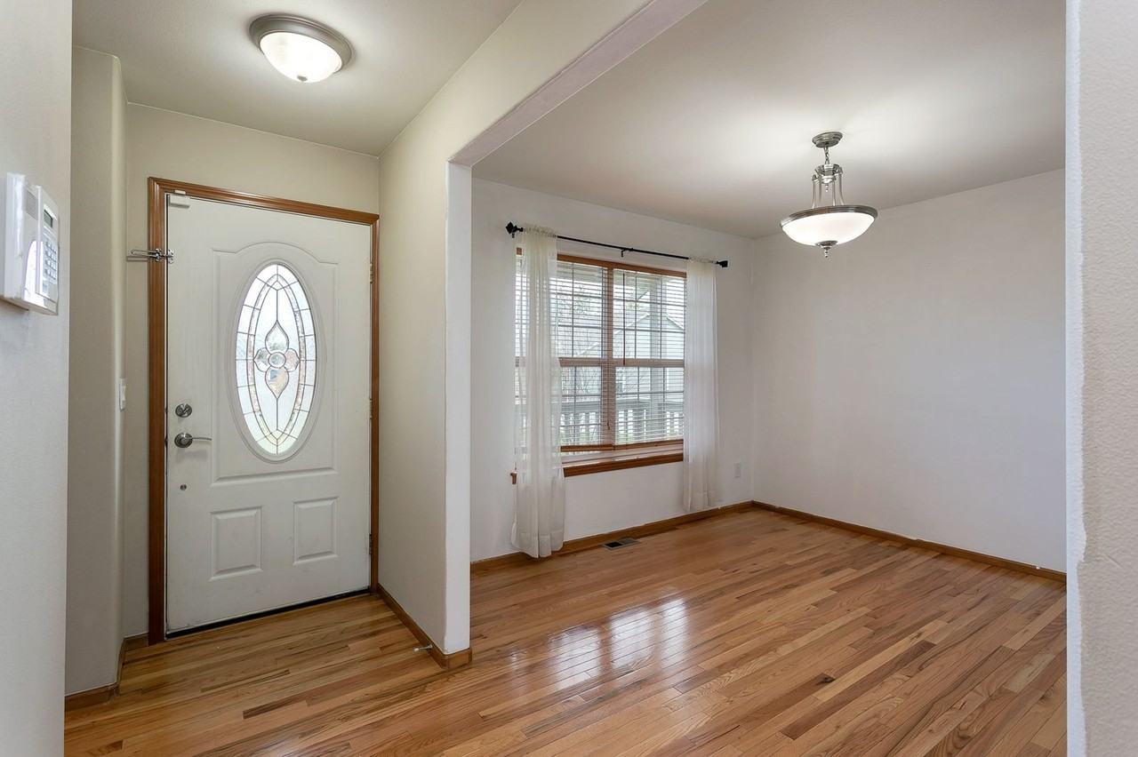 4715 Bedford Ave - Photo 4 of 29