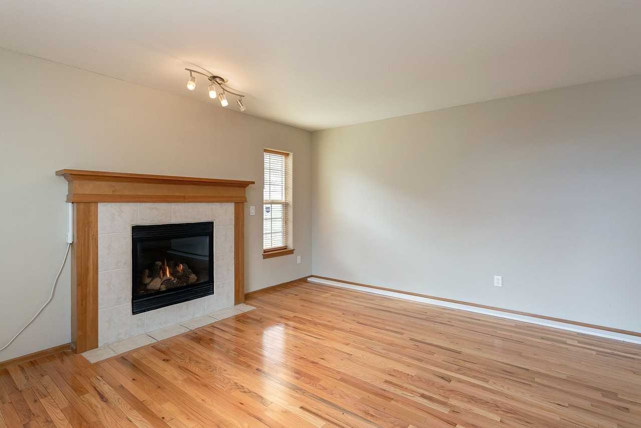 4715 Bedford Ave - Photo 6 of 29