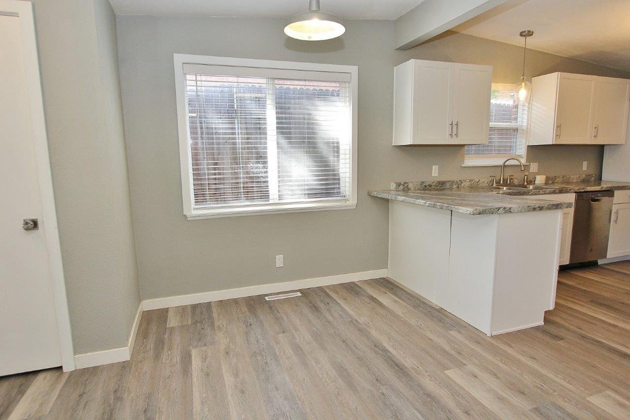 1319 S Michigan Ave - Photo 7 of 21