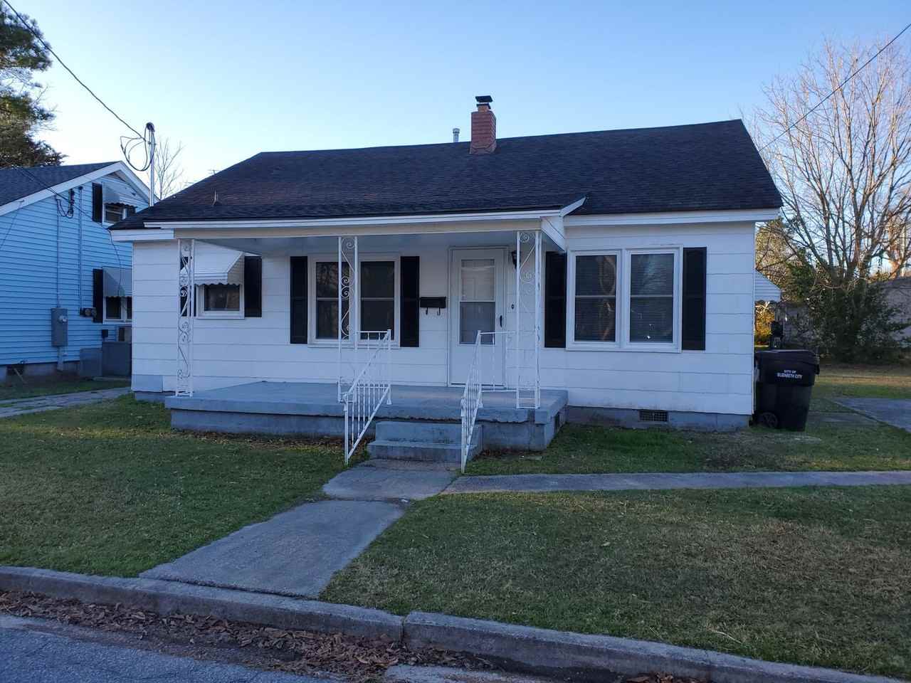 203 Queen St