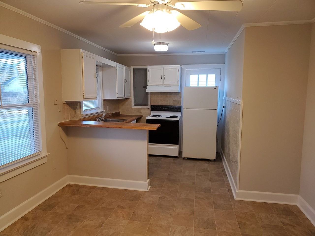 203 Queen St - Photo 6 of 17