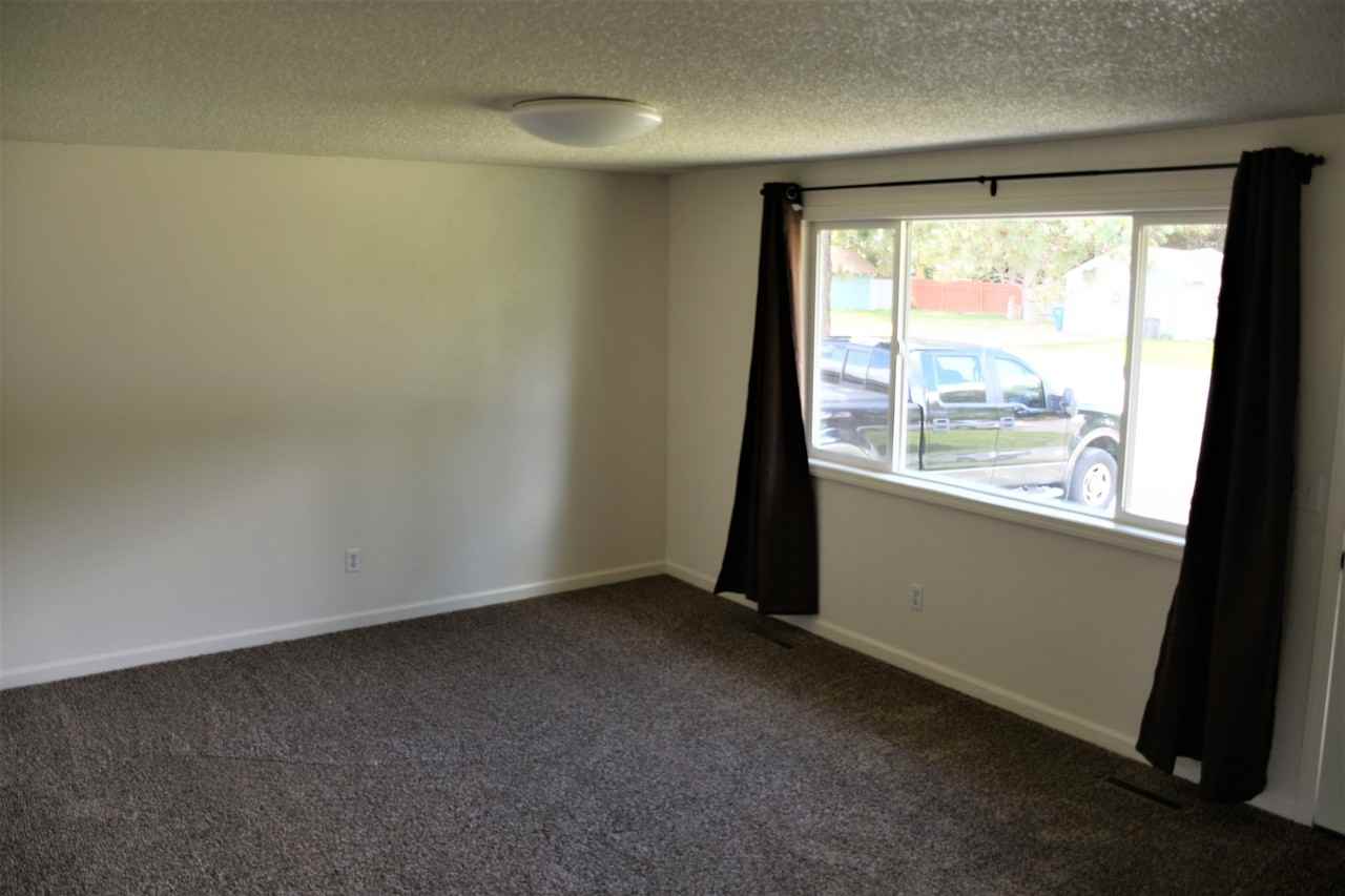 2905 S Bowdish Rd - Photo 4 of 12