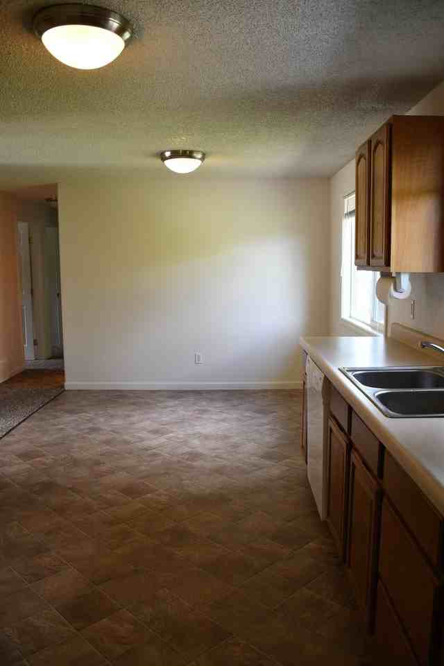 2905 S Bowdish Rd - Photo 5 of 12