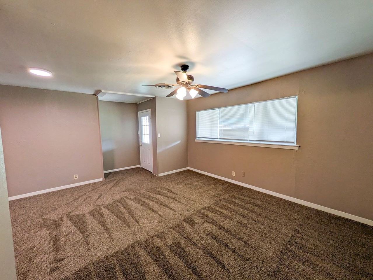 3265 East Dr - Photo 4 of 18