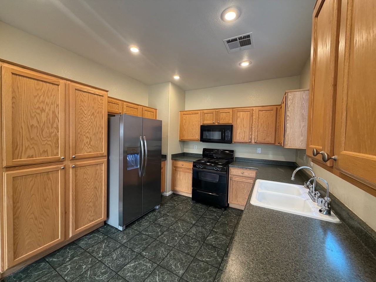 7715 Hampton Willows Ln - Photo 2 of 17