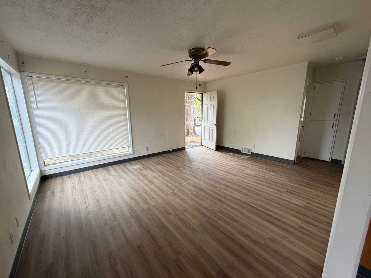 714 Sw 30th St - Photo 4 of 9