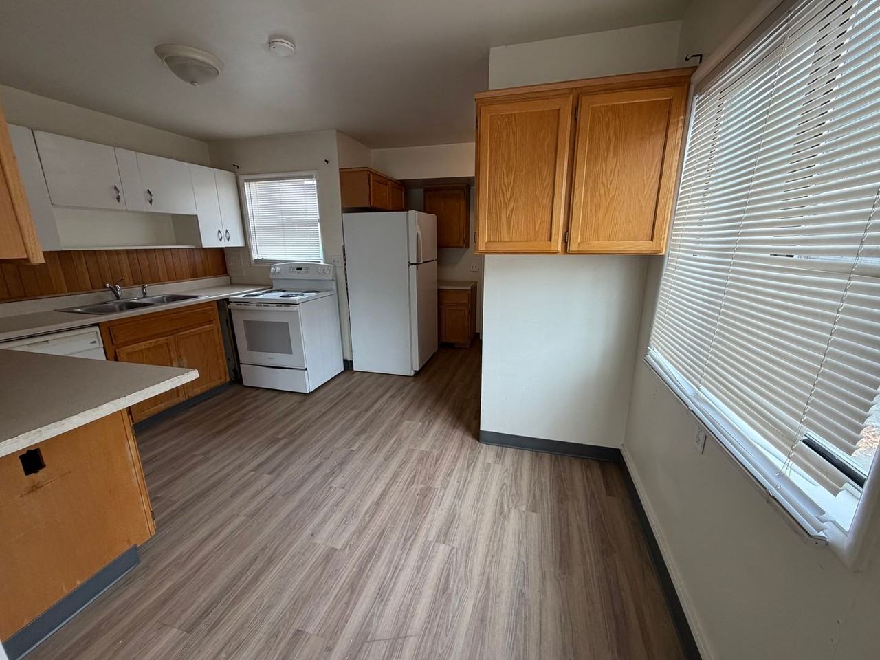 714 Sw 30th St - Photo 5 of 9