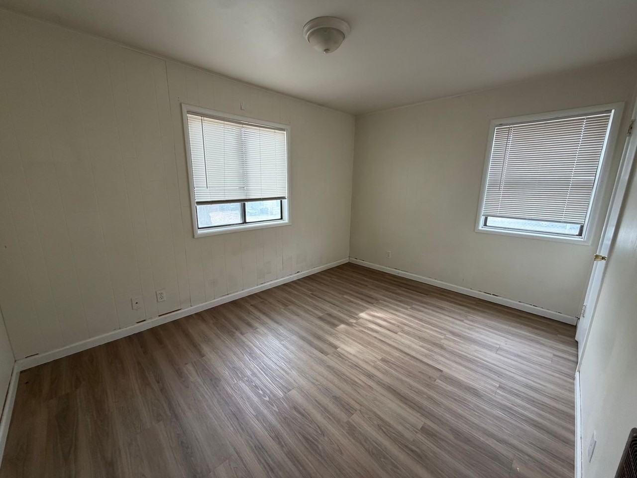 714 Sw 30th St - Photo 7 of 9