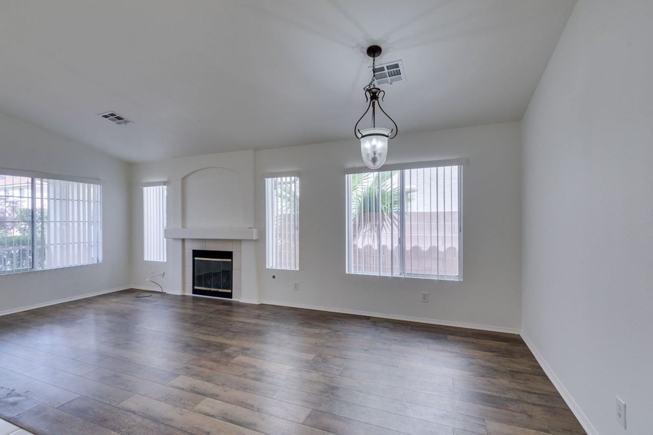 1920 Sondrio Dr - Photo 2 of 46